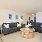 High Floor Luxury Oceanfront At Waikiki Beach Tower