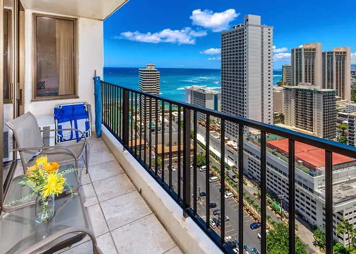 High-Floor Stylish Ocean Views Condo With Parking