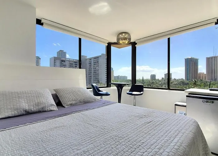 Waikiki Beach Modern Studio No Resort Fee Best Location