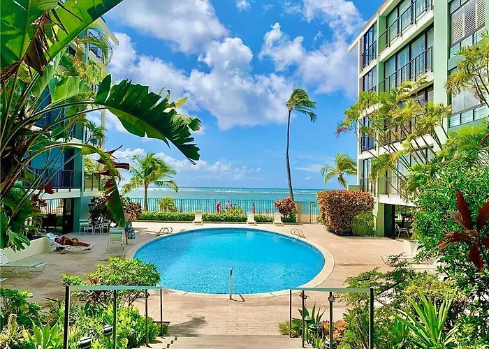 Huge Kahala Beach 2Bd And 2Ba With Kitchen Car & Parking