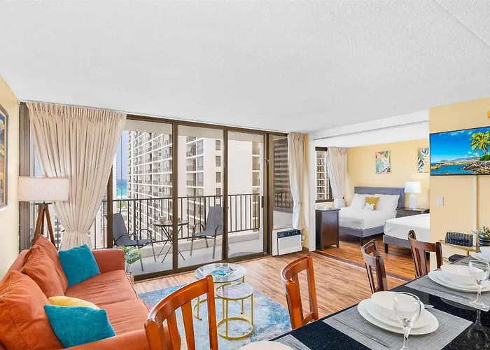 Beautiful 1Br, Steps To Waikiki Beach And Parking