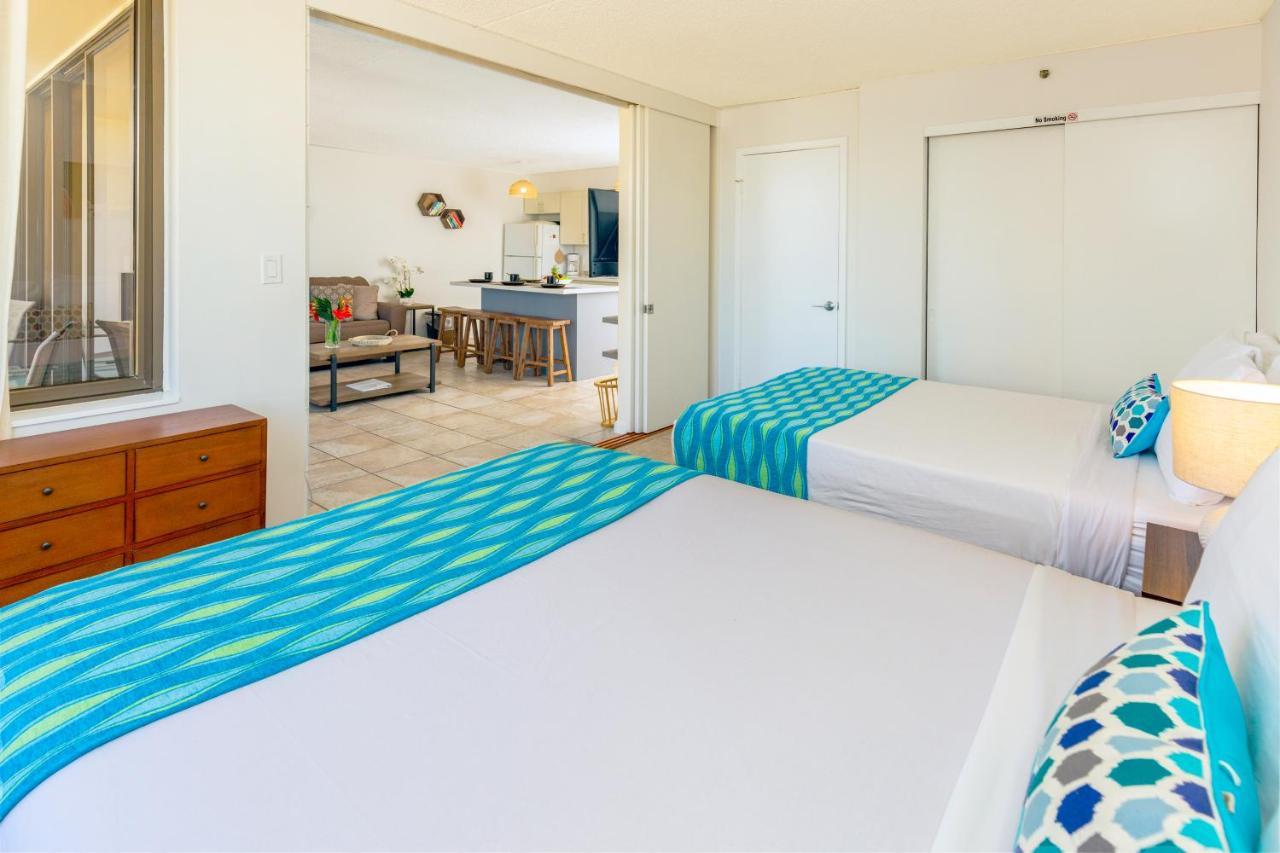 High-floor Stylish Ocean Views With Parking Apartment Honolulu