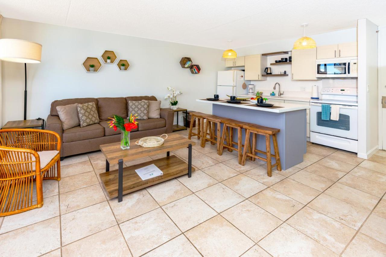 High-floor Stylish Ocean Views With Parking * Honolulu