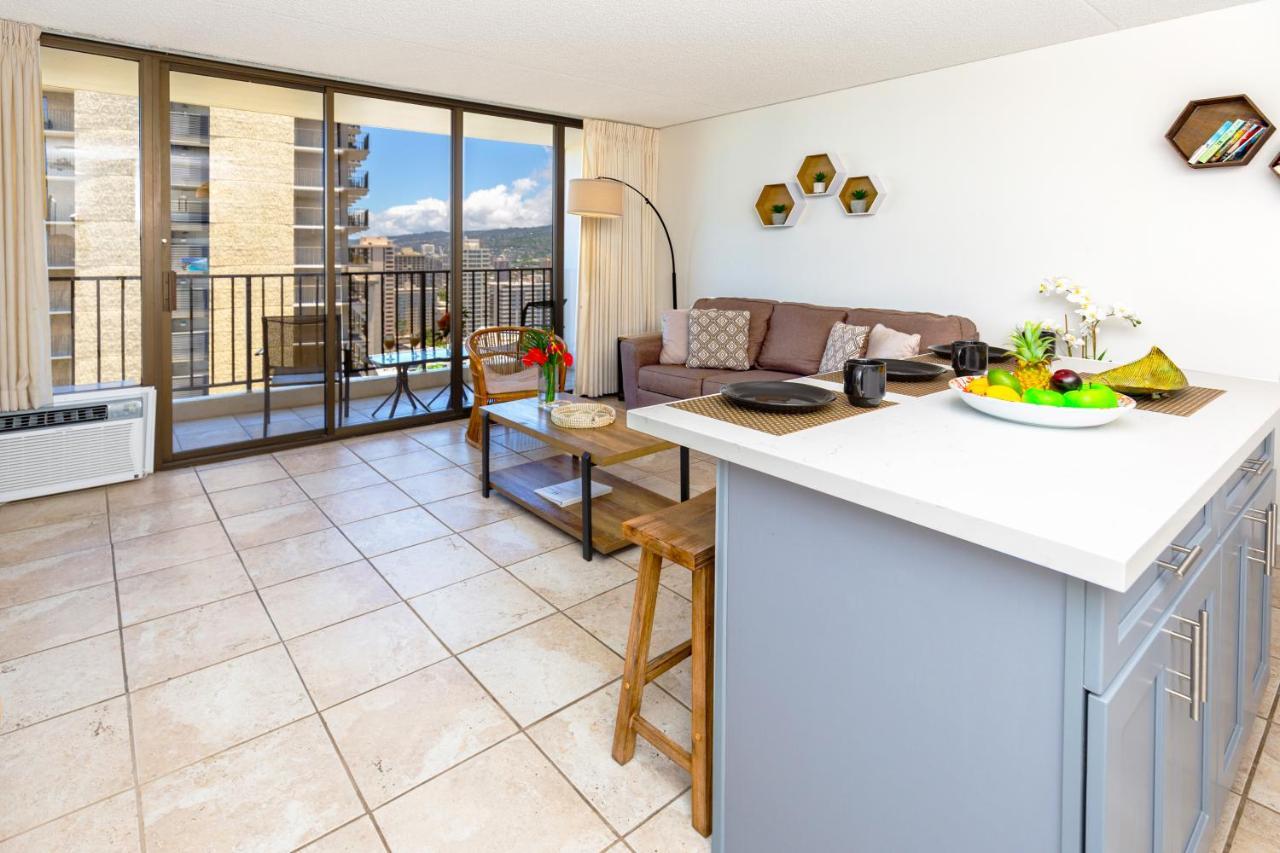 Apartment High-floor Stylish Ocean Views With Parking Honolulu