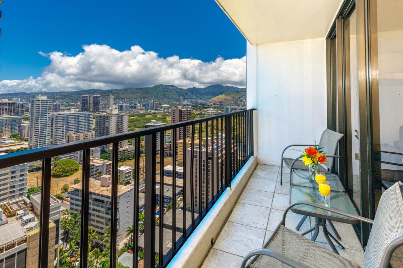 High-floor Stylish Ocean Views With Parking