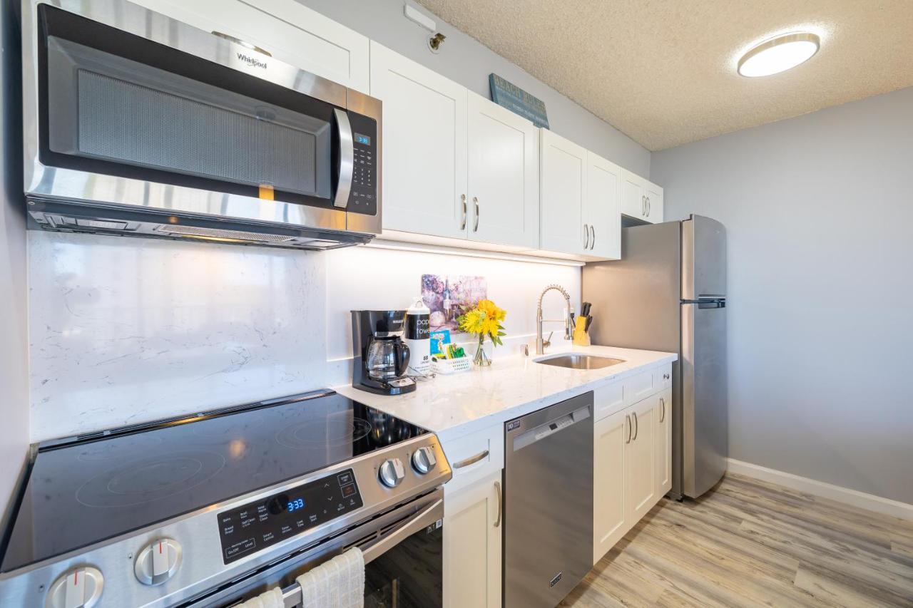 Ocean & Diamond Head Views - Near - Parking! Apartment