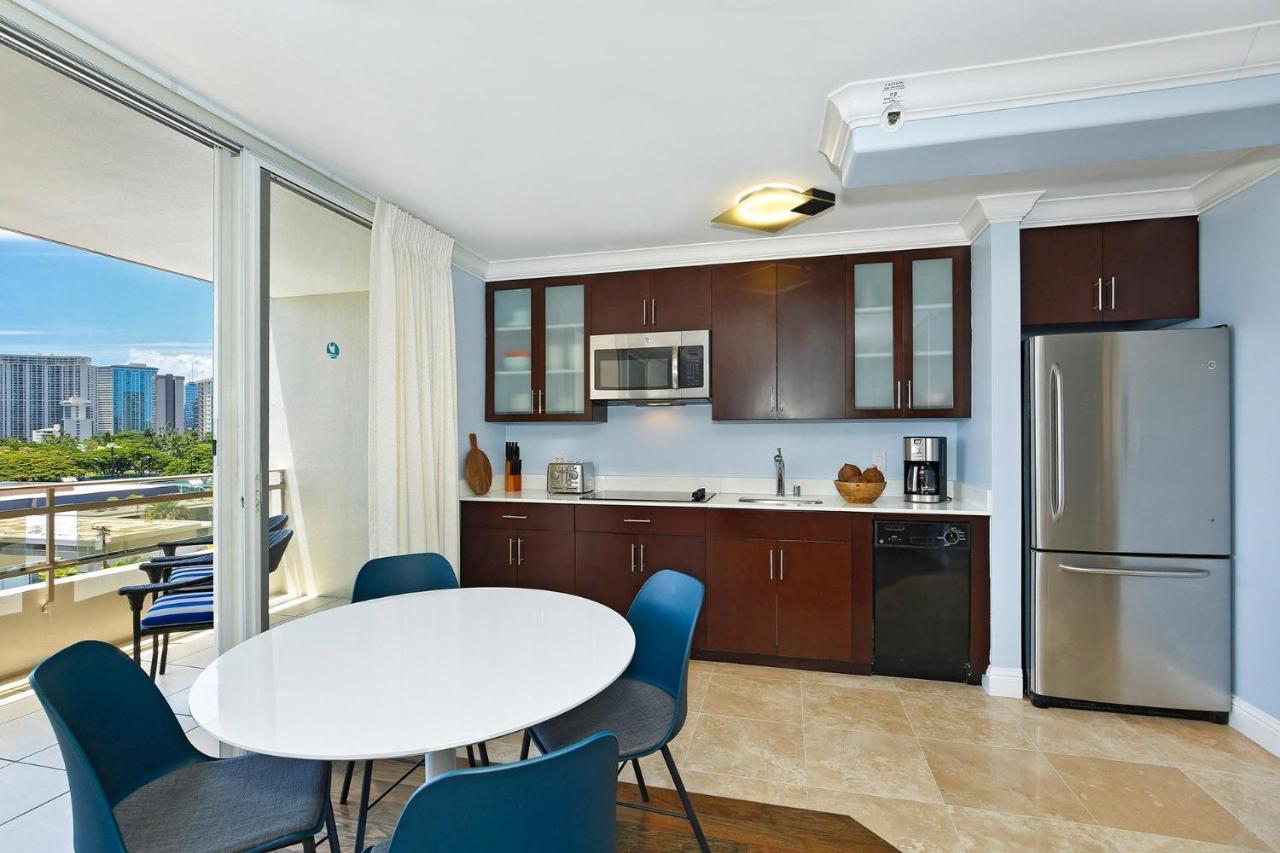Regency On Beachwalk #71 Honolulu
