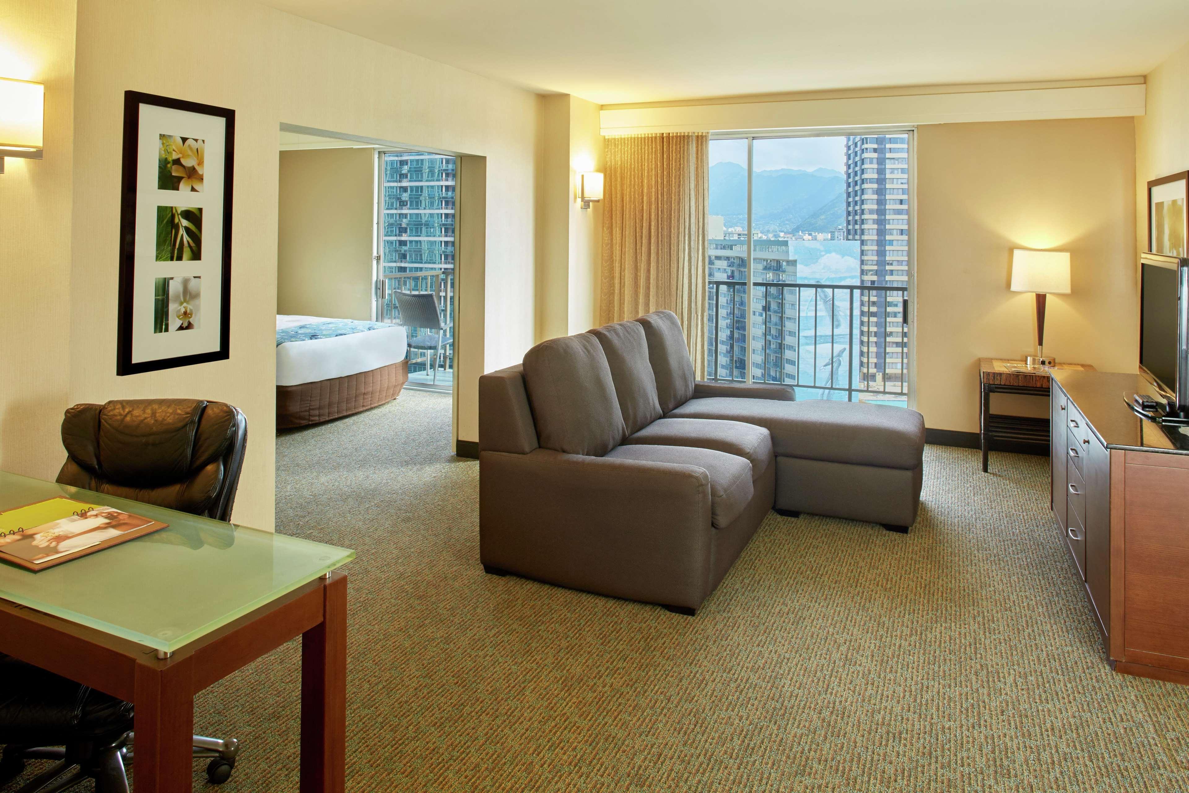 Express Waikiki By Ihg Resort