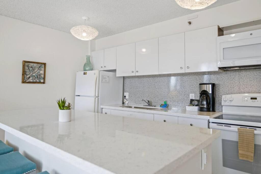 Ka Maluhia Suite, 1 Bed 1 Bath & 1 Free Parking Apartment Honolulu