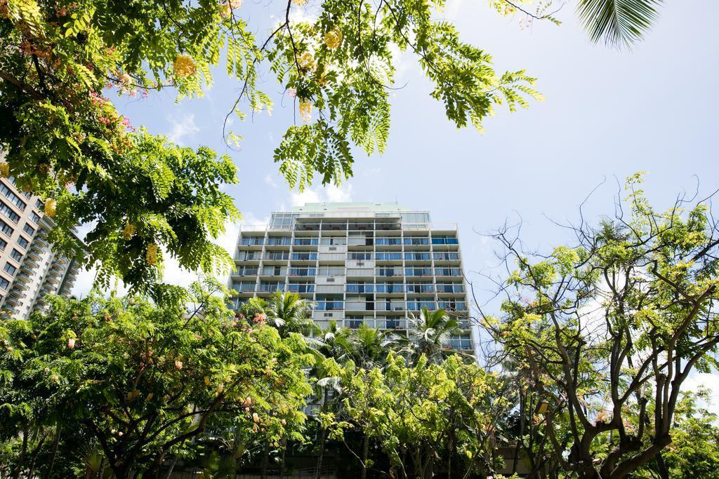 Waikiki Gateway
