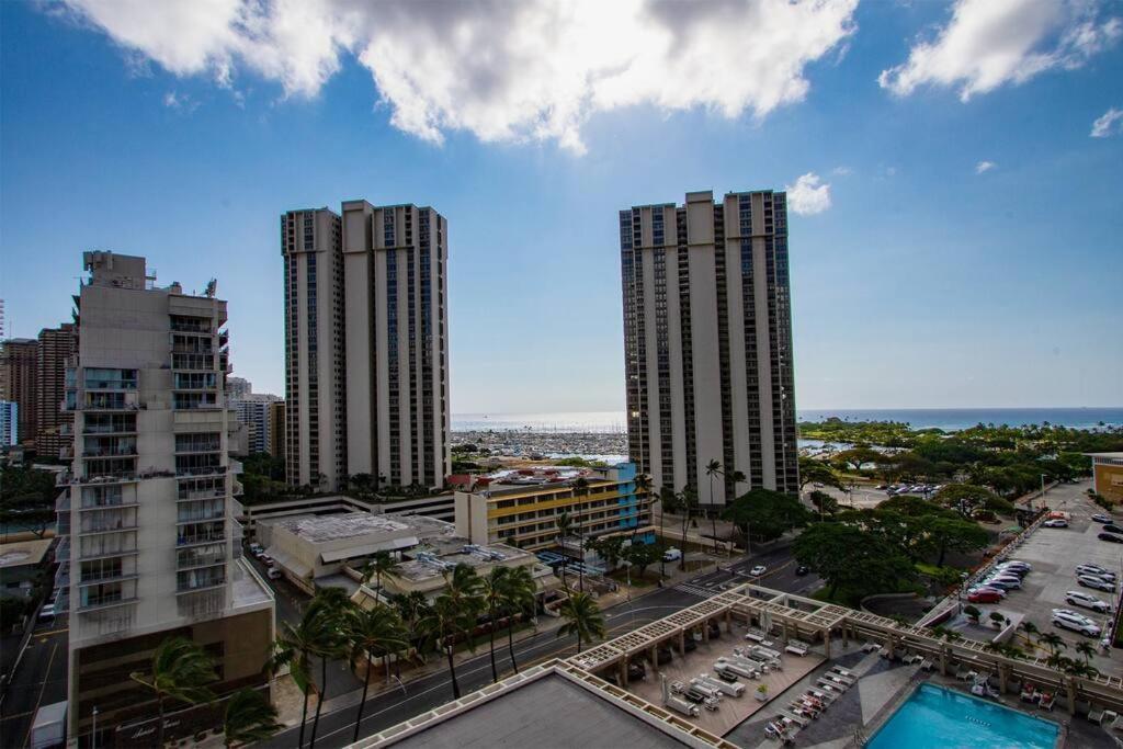 Ocean Views Walk To Waikiki And Mall 1223