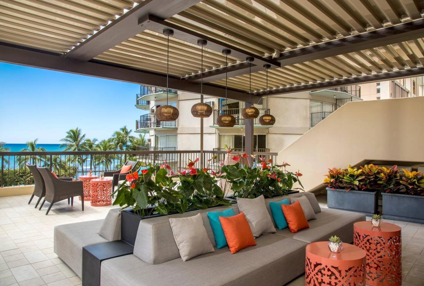 High Floor Luxury Oceanfront At Waikiki Tower Aparthotel *
