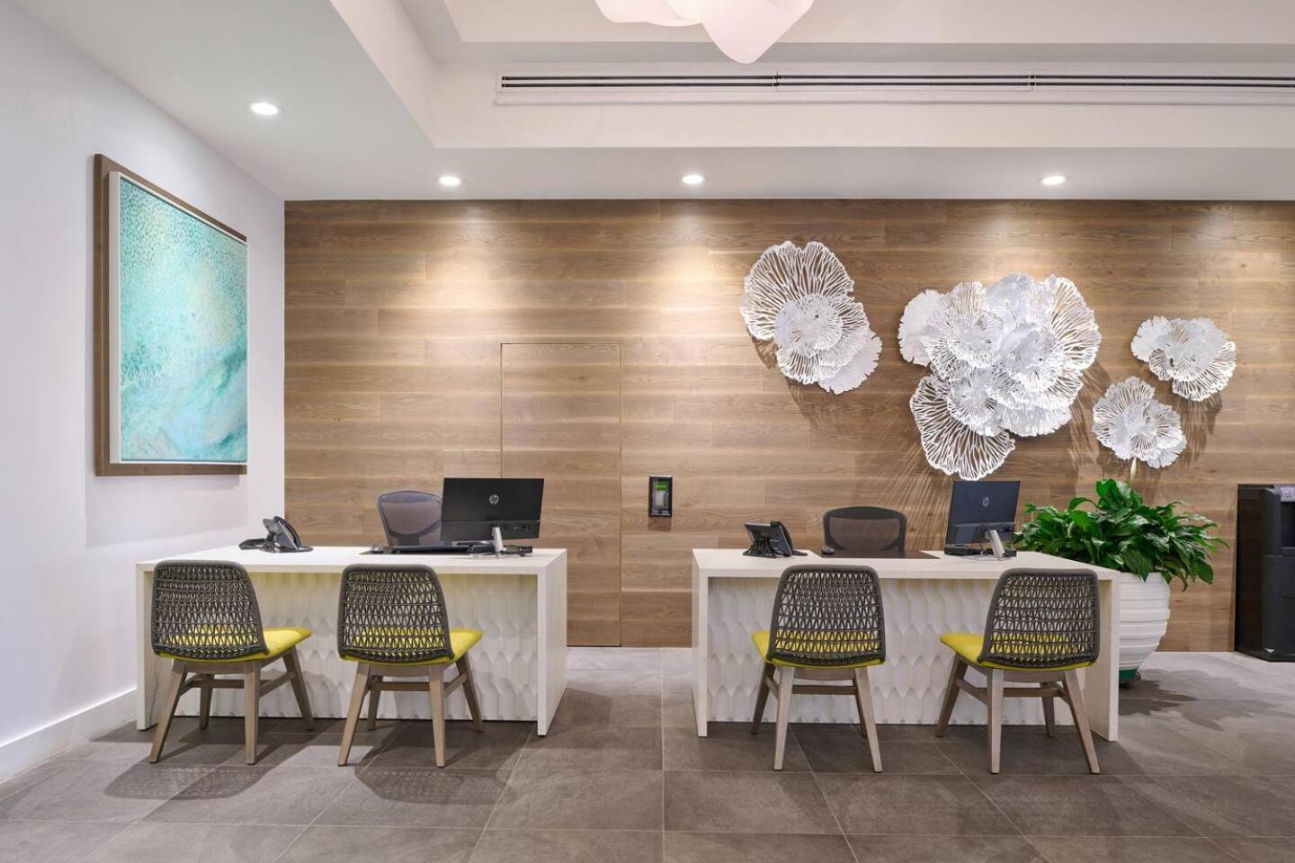 Aparthotel High Floor Luxury Oceanfront At Waikiki Tower *