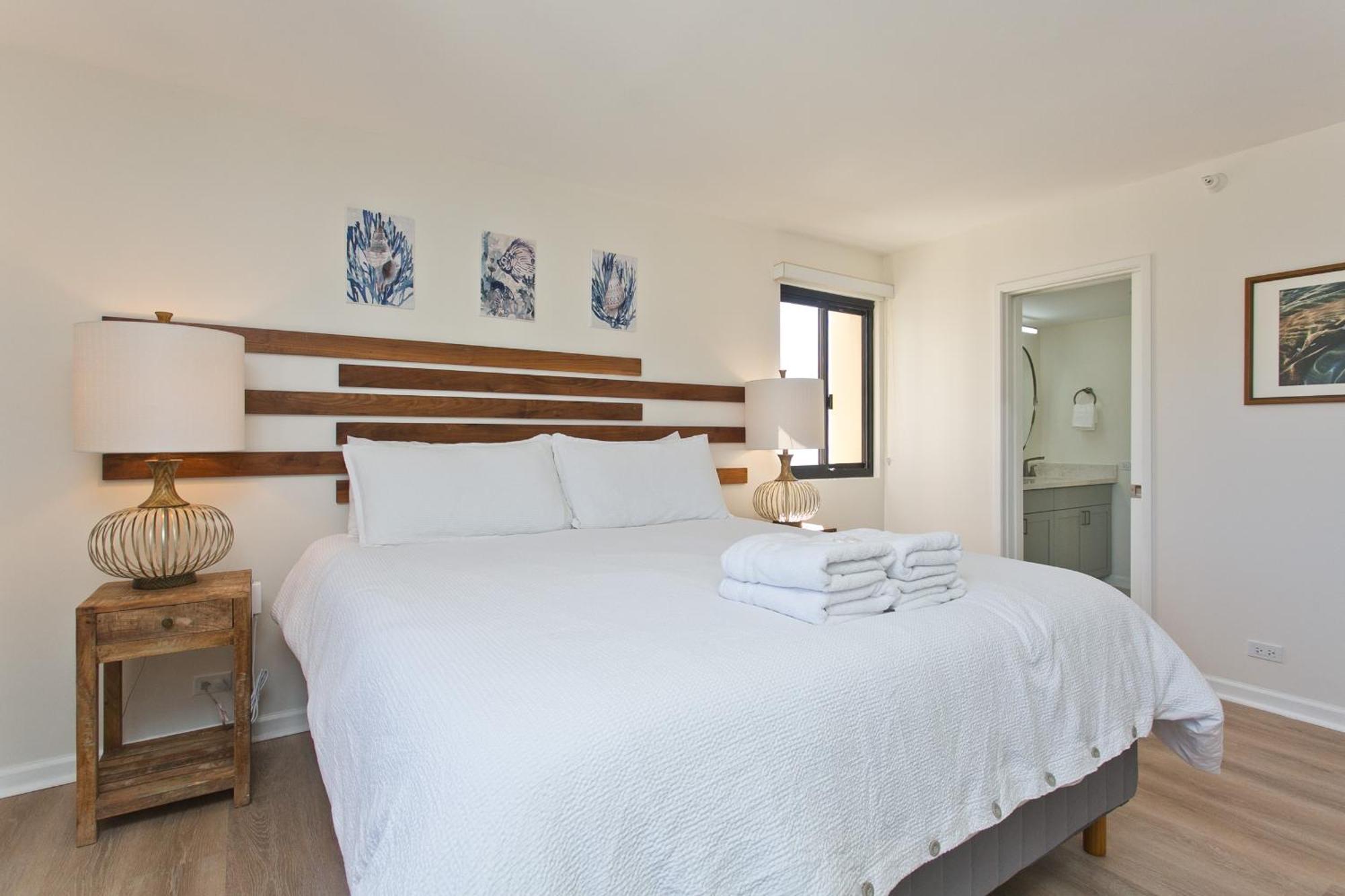 High Floor Luxury Oceanfront At Waikiki Tower Aparthotel
