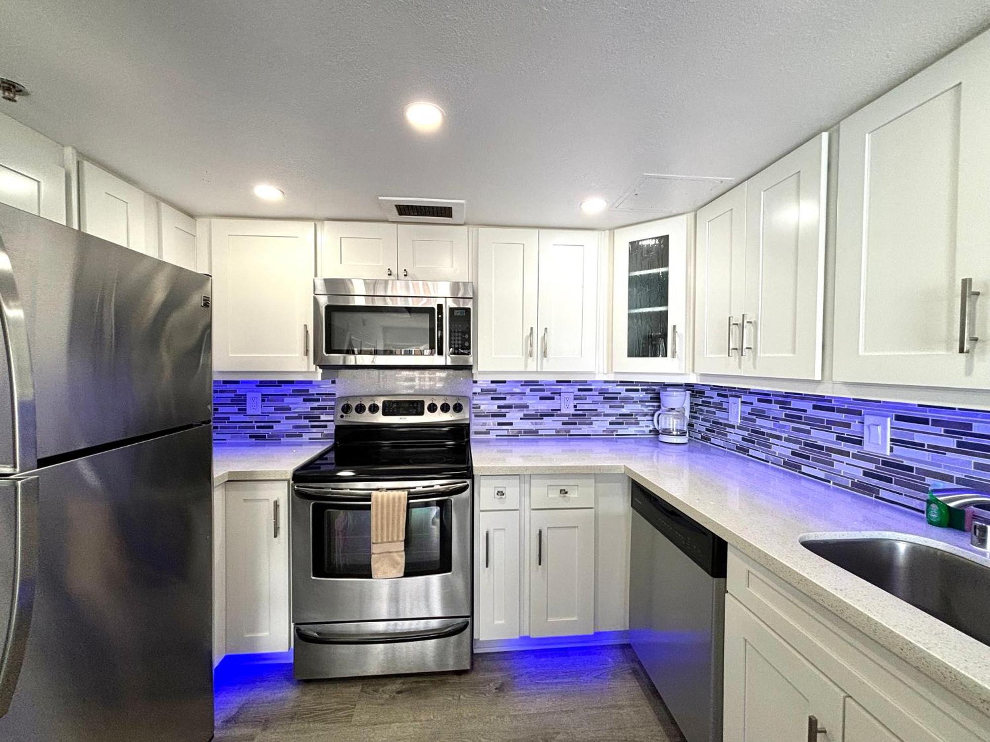 Holiday home Ilikai 1822-2br2ba Modern Unit With Ocean &harbor Views No Fees