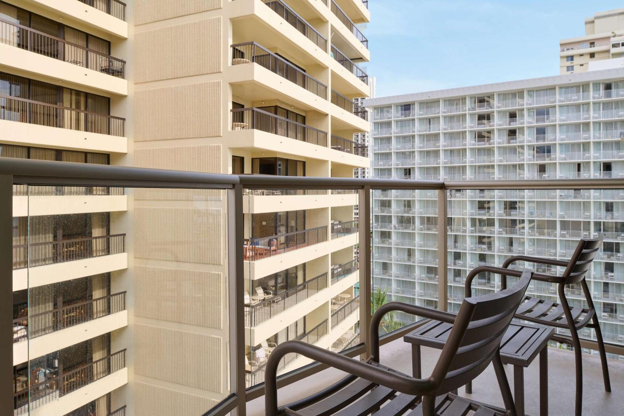 Hotel Aston Waikiki Circle 3*