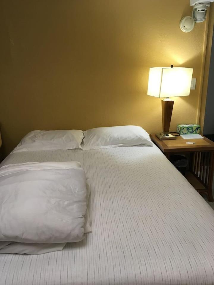 A Cozy At Waikiki Apartment Honolulu
