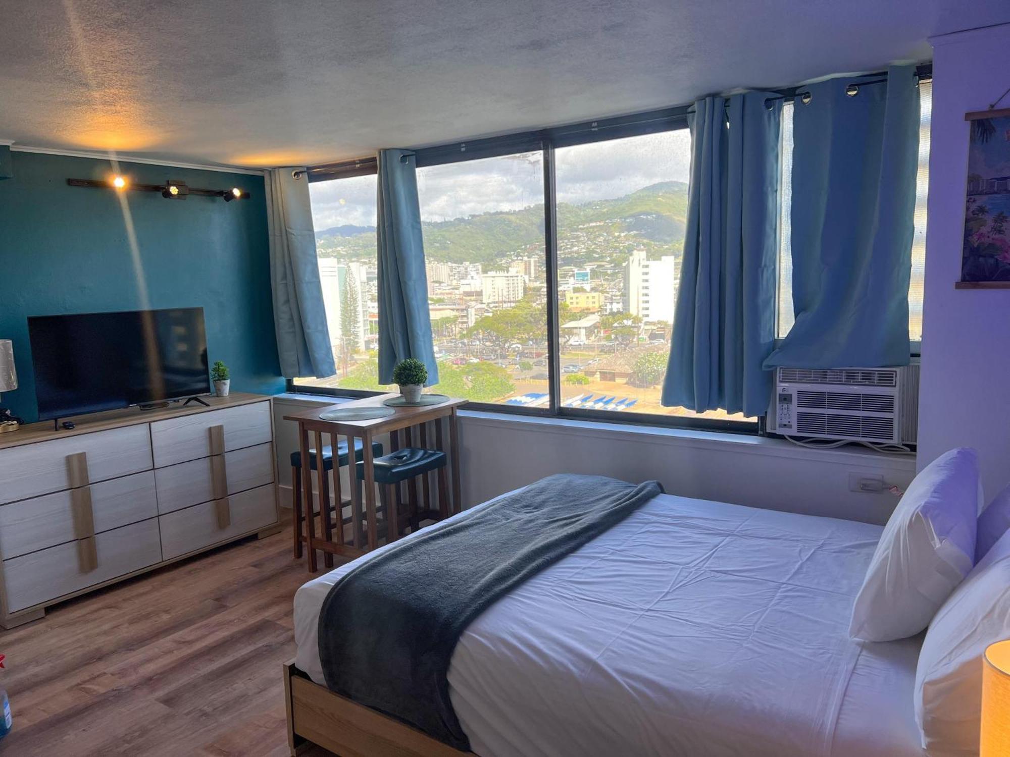 Magical Mountain View Escape Apartment