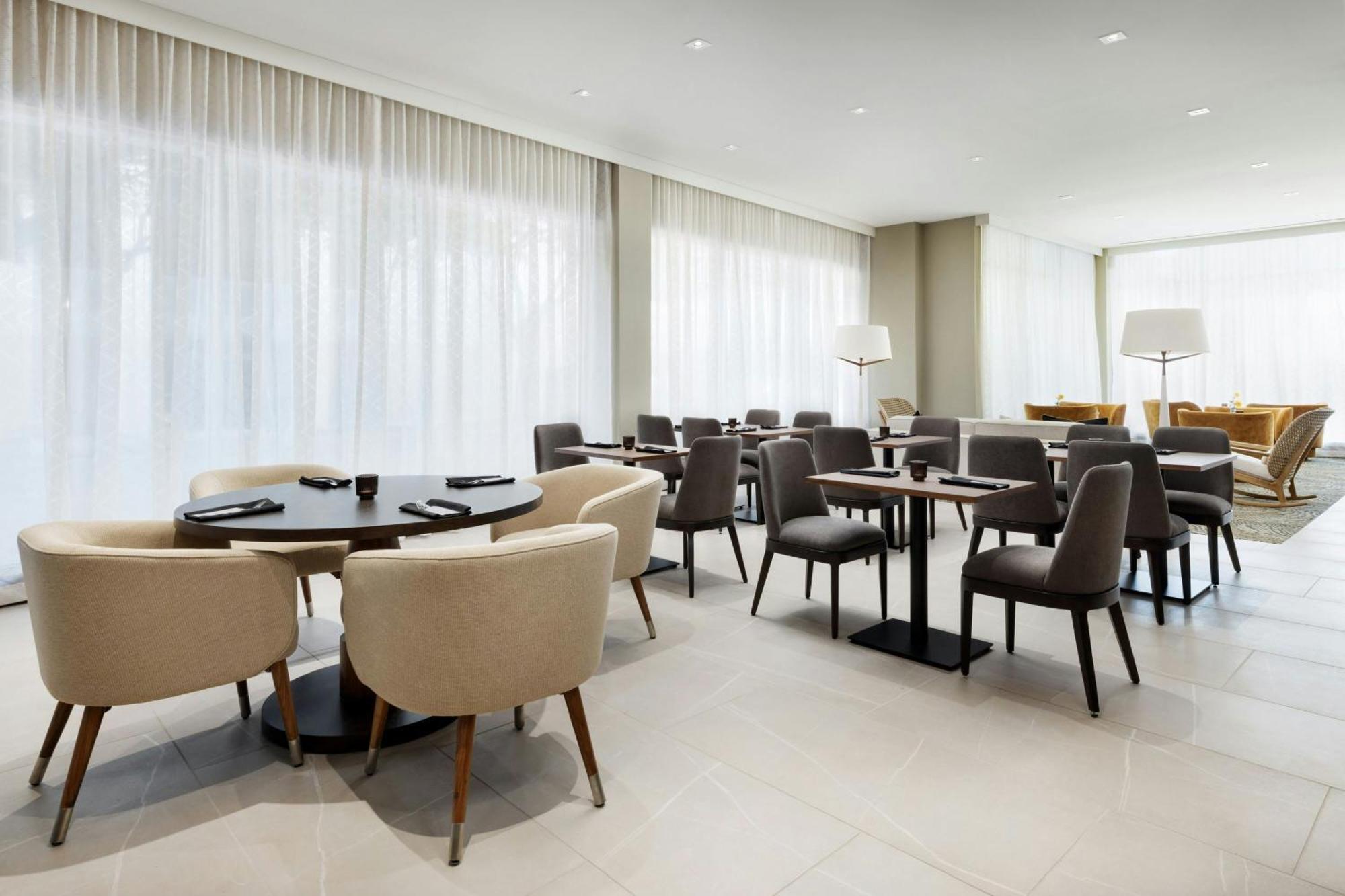 Hotel Ac By Marriott Honolulu