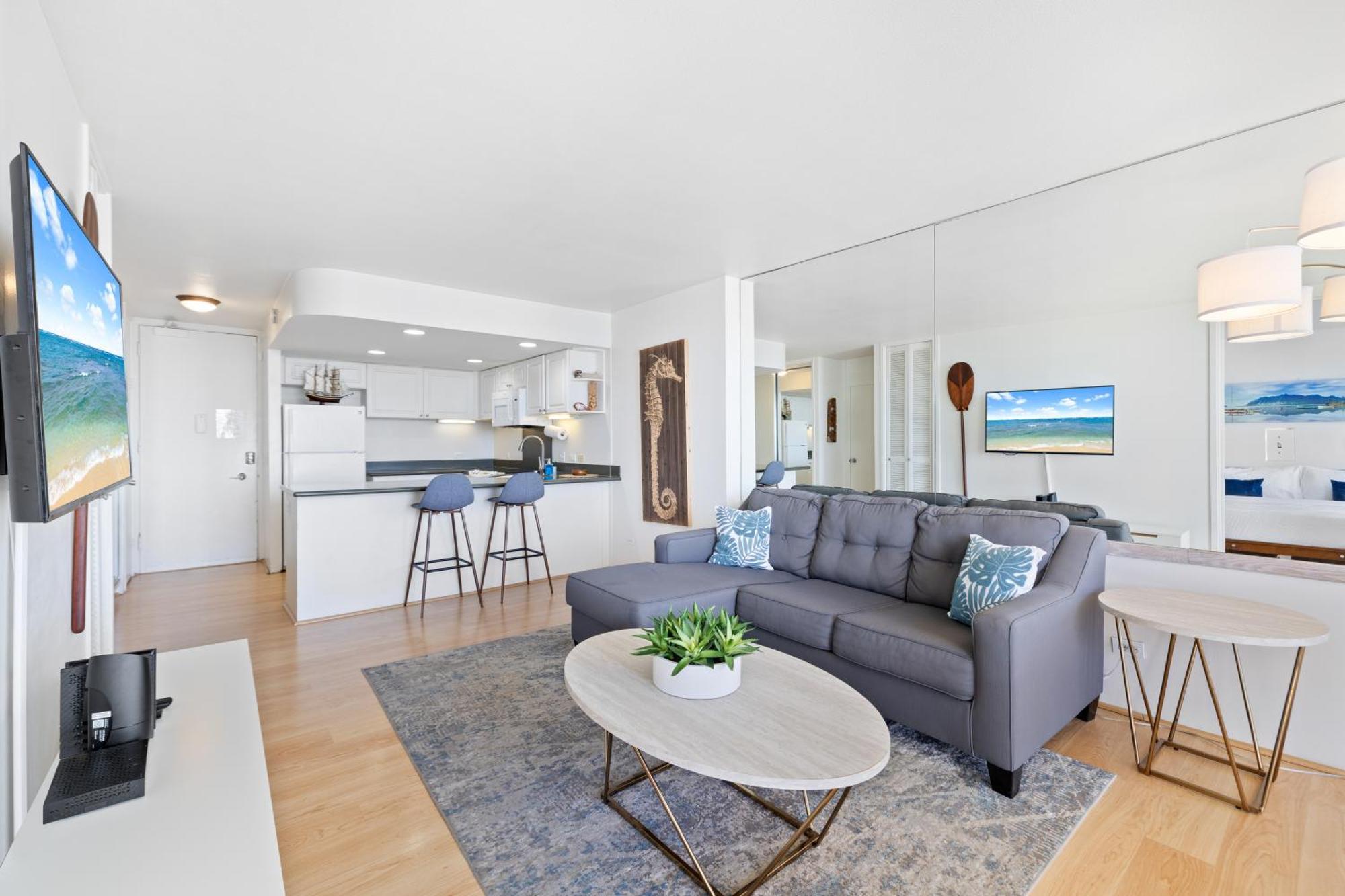 Ilikai Marina 1 Bedroom Apartment *