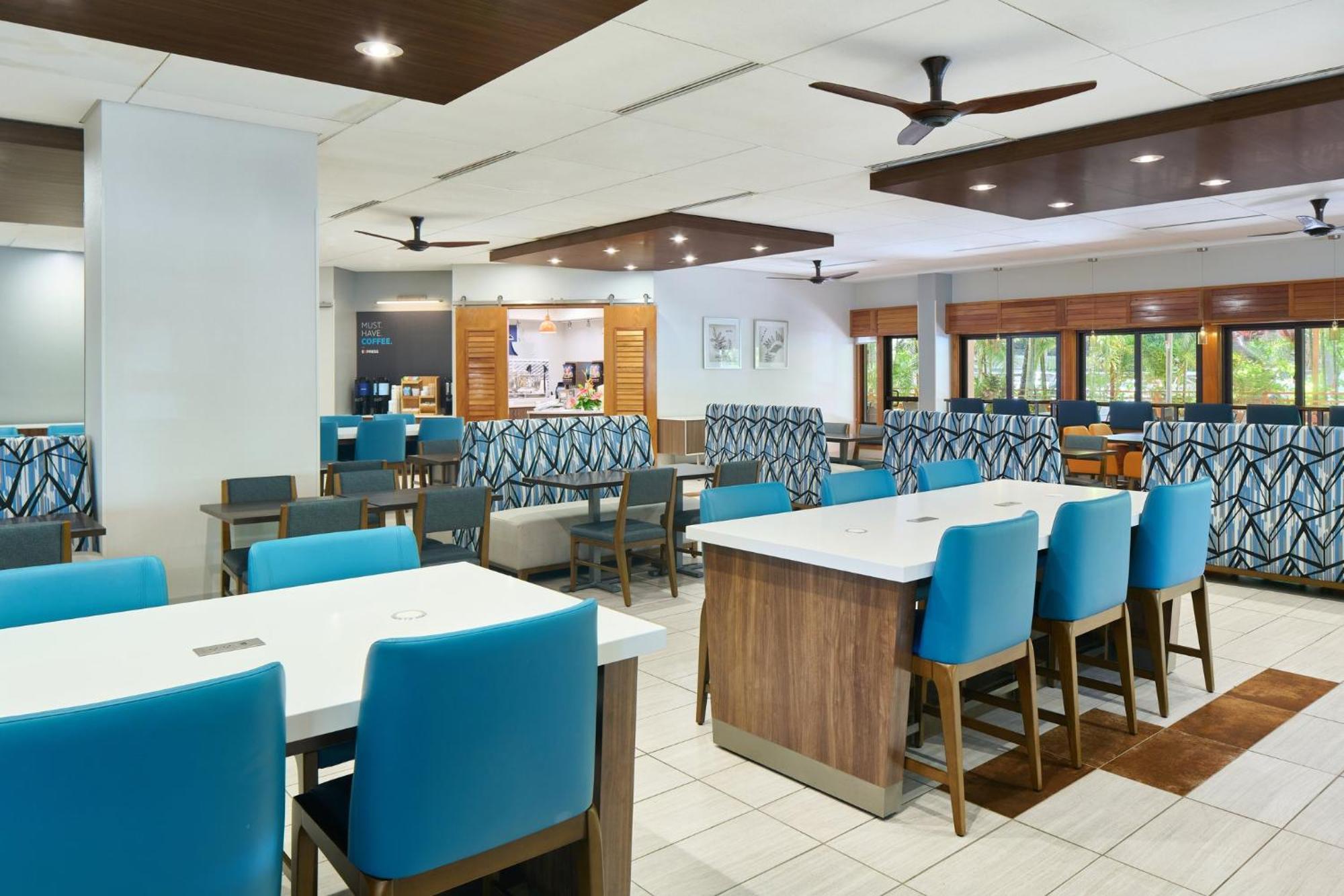Express Waikiki By Ihg Resort 3*