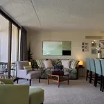 Mauka Suite At The Waikiki Banyan