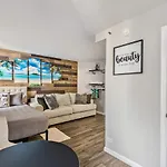 Inviting Waikiki Grand Hotel Room One Block To Beach!