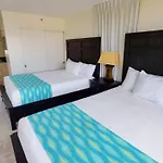 Deluxe Waikiki Banyan Condos - Free Parking & Wifi