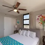 Newly Remodeled Corner Unit At The Waikiki Banyan With Diamond Head Views Condo