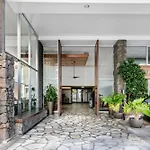 Aloha Oasis, Ocean View Studio, Near Waikiki Beach