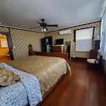 Manoa Valley Inn