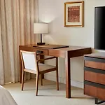 Ka La\'i Waikiki Beach, LXR Hotels & Resorts
