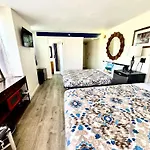 Waikikibeach Familyroom For 10 People River View