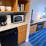 Ala Moana Hotel 24Th Fl R0 Ocean View 2 Double Beds
