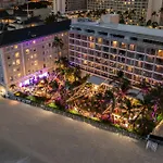 Moana Surfrider, A Westin Resort & Spa, Waikiki Beach