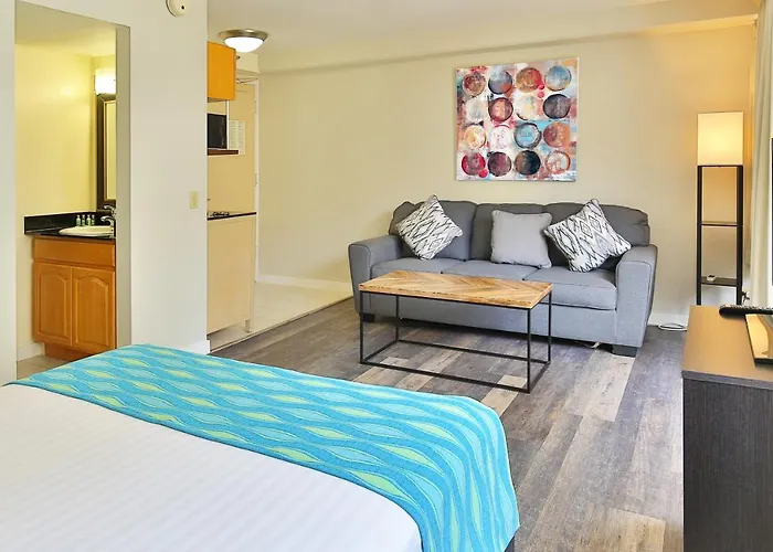 City View Studio With Pool Access In Aloha Surf!