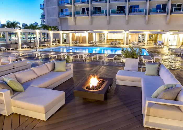 Ala Moana Honolulu by Mantra