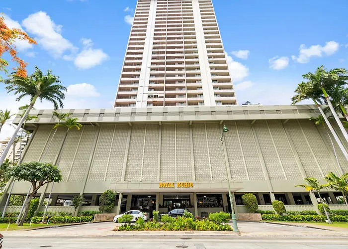 Royal Kuhio 1602 - Spacious Studio With Stunning Mountain Views In The Heart Of Waikiki!