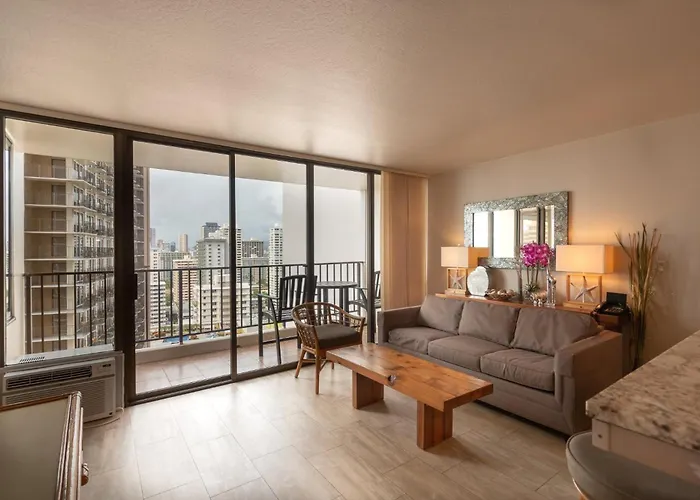 Block To Beach! Waikiki Banyan 21St Floor Deluxe Ocean View