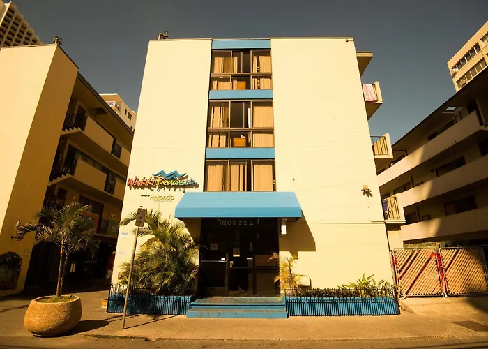 Waikiki Beachside Hostel
