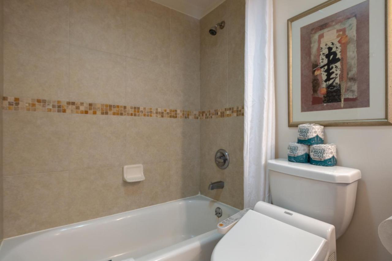 Deluxe Waikiki Banyan - Free Parking & Wifi Apartment *