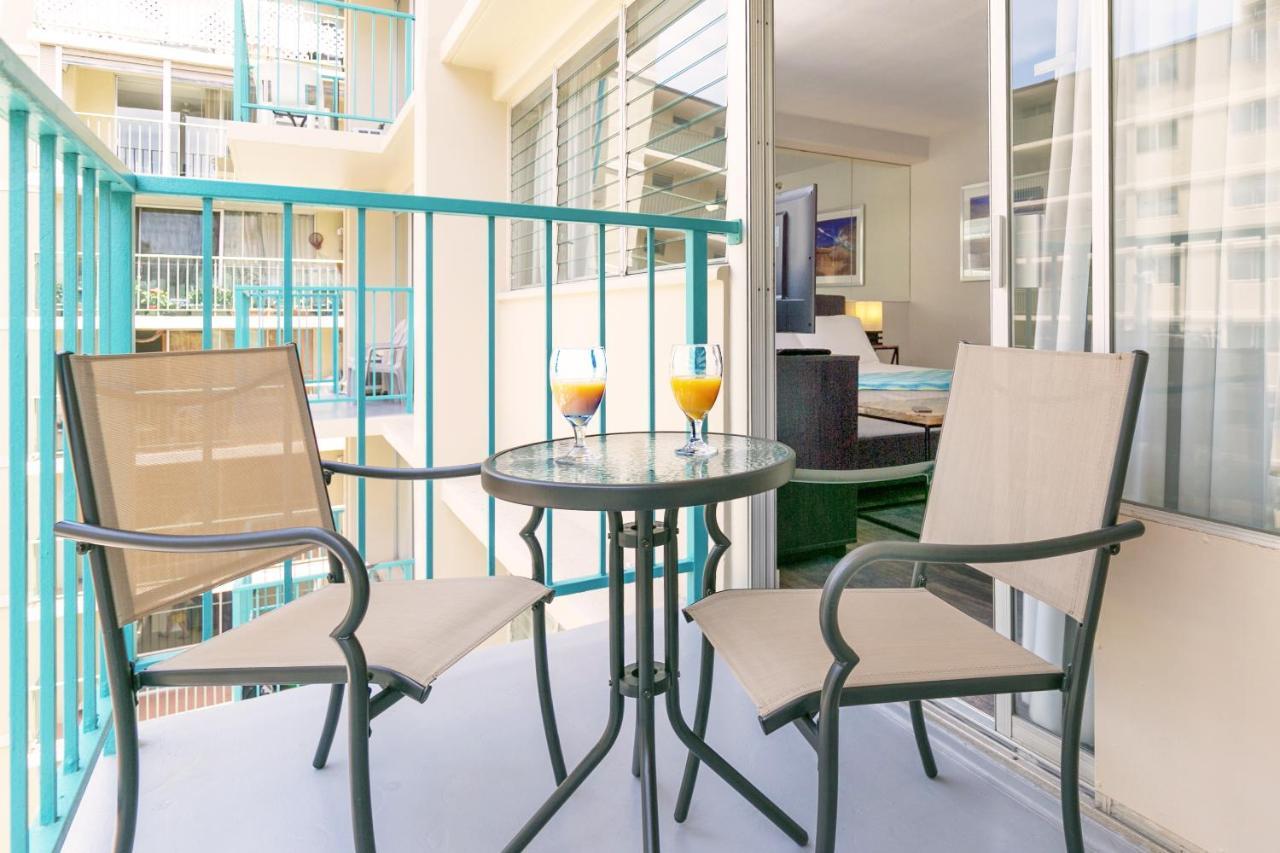 View With Pool Access In Aloha Surf! Apartment Honolulu