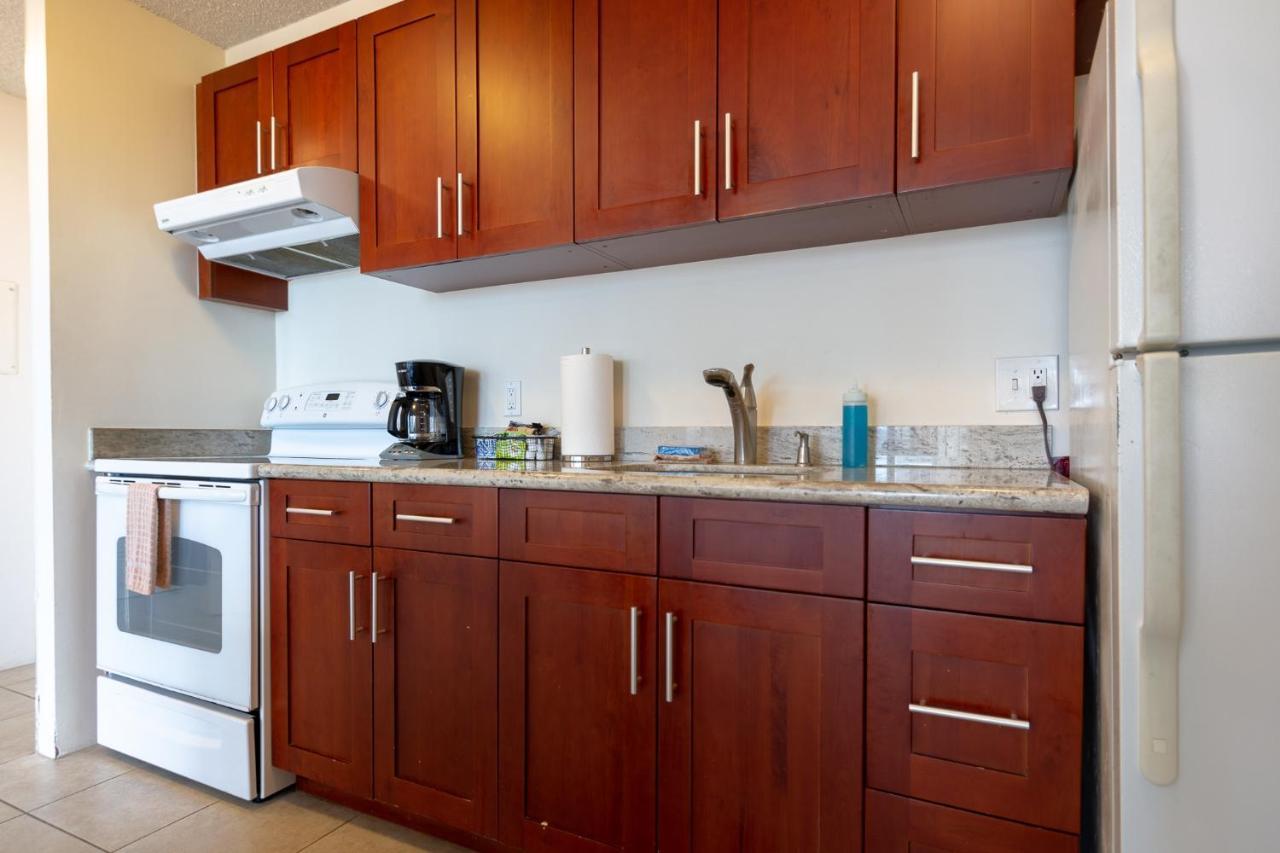 Deluxe Waikiki Banyan - Free Parking & Wifi Apartment *