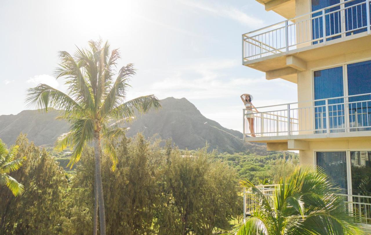 Kaimana Hotel 3*