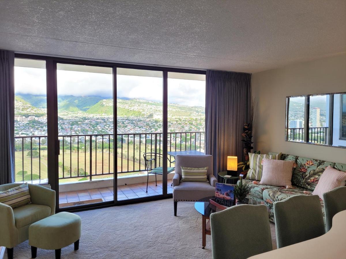 Mauka At The Waikiki Banyan Apartment *