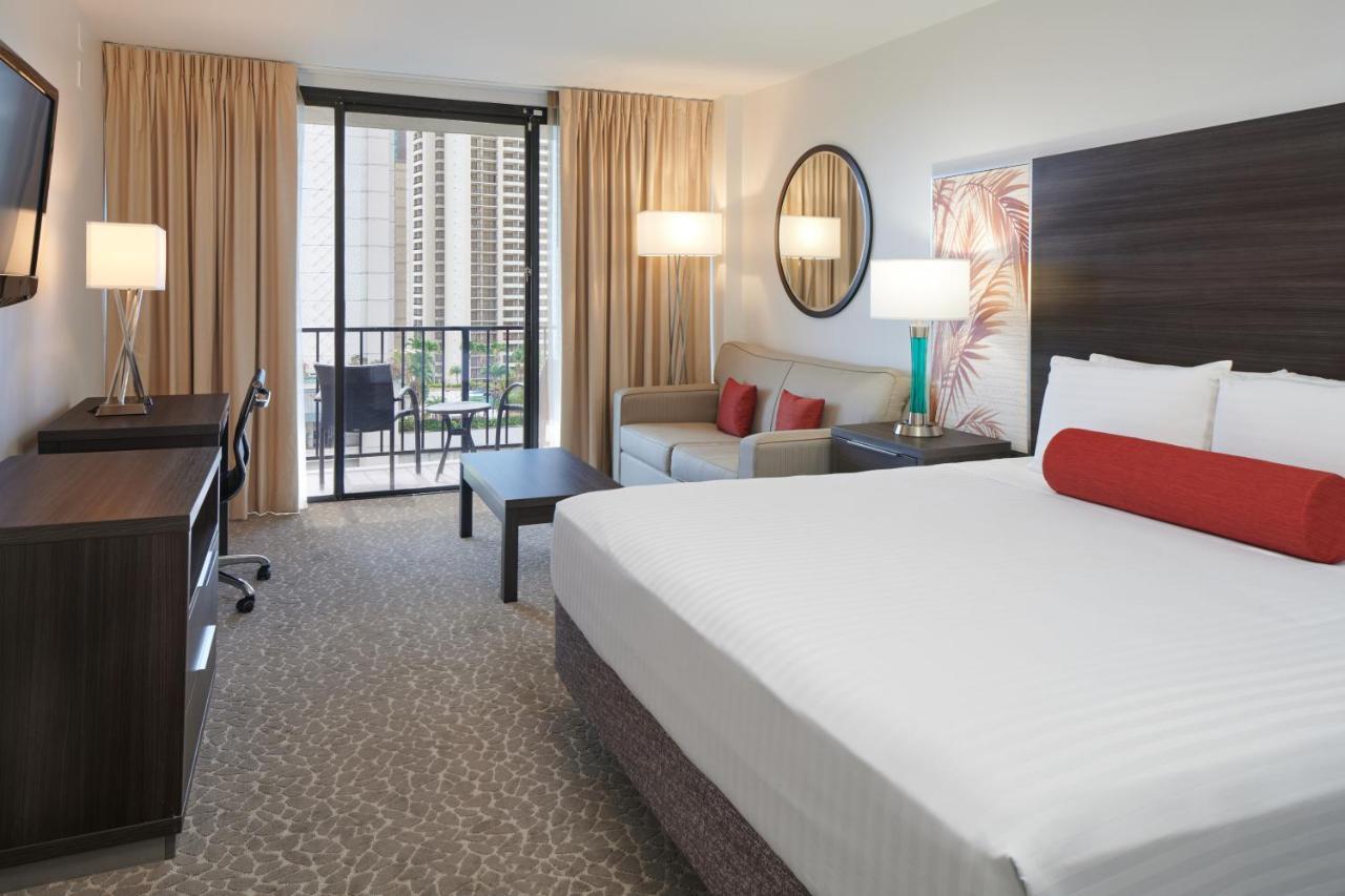 Aqua Palms Waikiki Aparthotel 3*