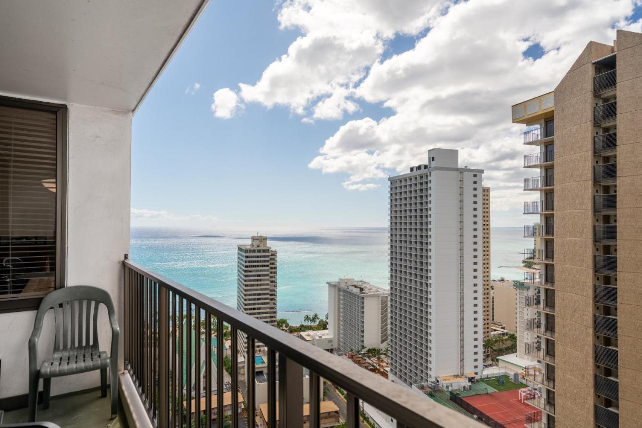 Deluxe Waikiki Banyan - Free Parking & Wifi Apartment