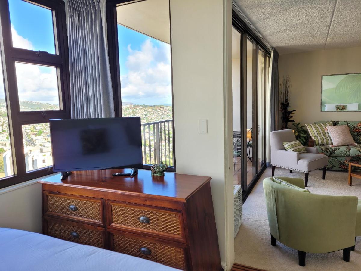 Mauka At The Waikiki Banyan Apartment