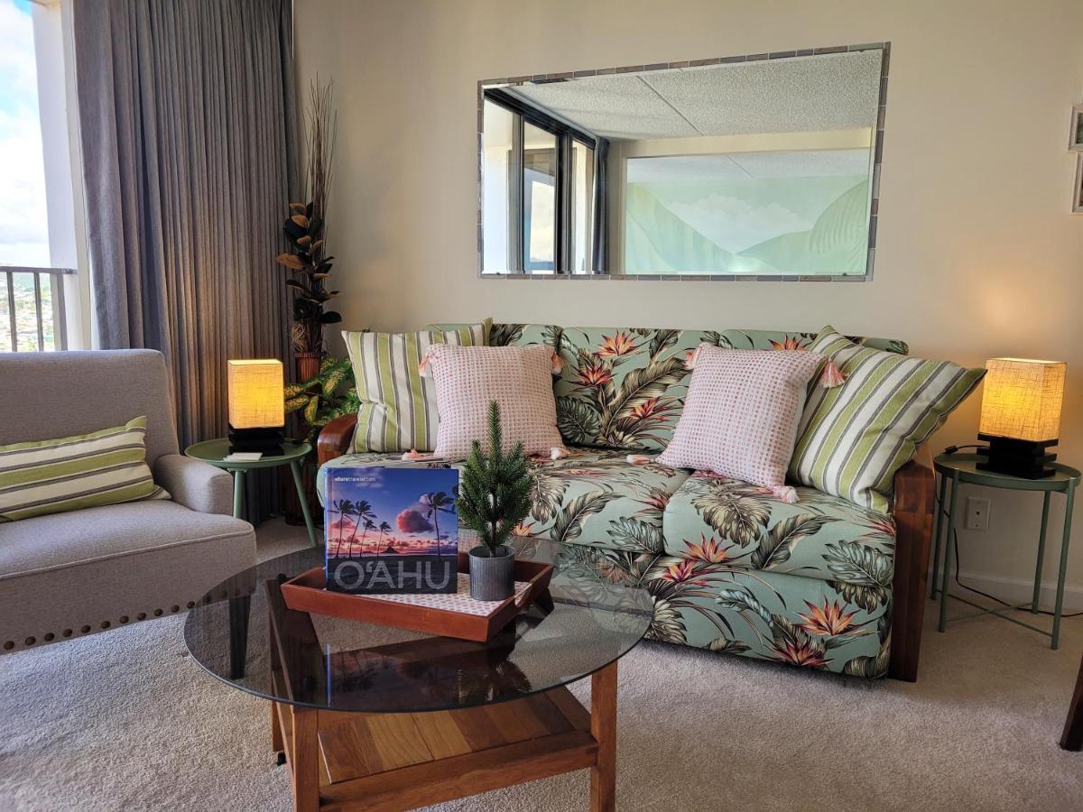 Mauka At The Waikiki Banyan Apartment