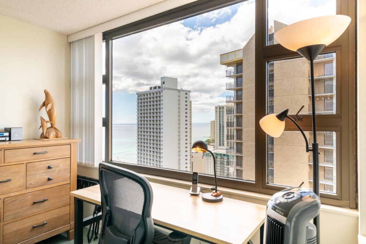 Deluxe Waikiki Banyan - Free Parking & Wifi Apartment